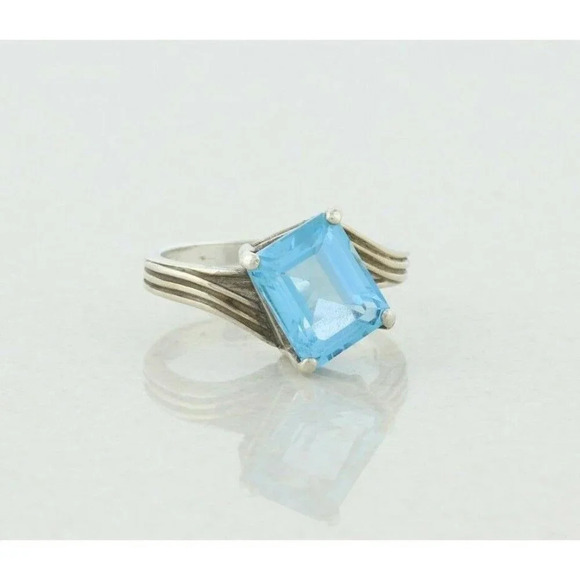 Sterling Silver Blue Topaz Ring Size 6 3/4 - Picture 4 of 7